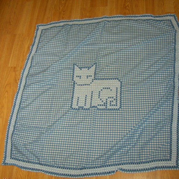 2 Vintage Baby or Doll Blankets with Cat Handmade BOTTOM DOLLAR SALE!!!!! - Picture 3 of 9